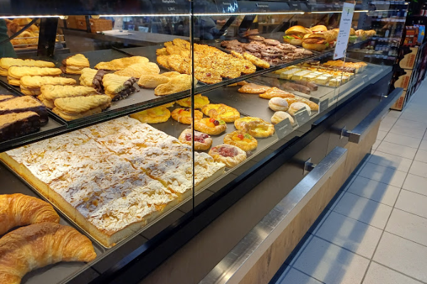 Bild 4 von Gleis3 Verwaltungs GmbH Lebensmittel Kiebitzmarkt Bäckerei Cafe